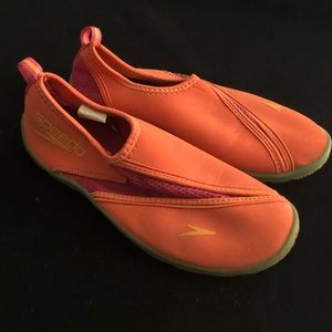 Women’s Speedo water shoes size 7